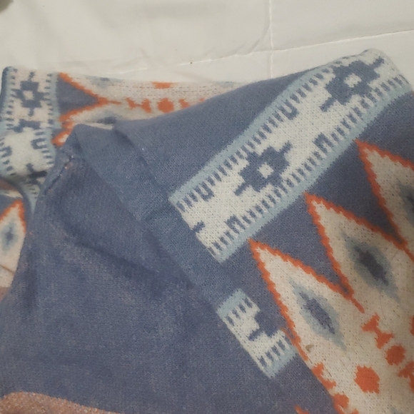 1 large left๐New boutique Aztec open front Cardigan - Picture 14 of 14